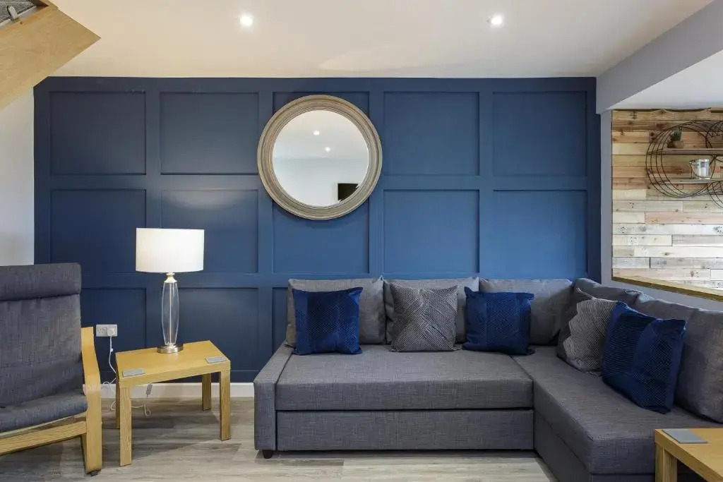 Oliverball Serviced Apartments - Castle View - Port Solent Stunning Waterfront House