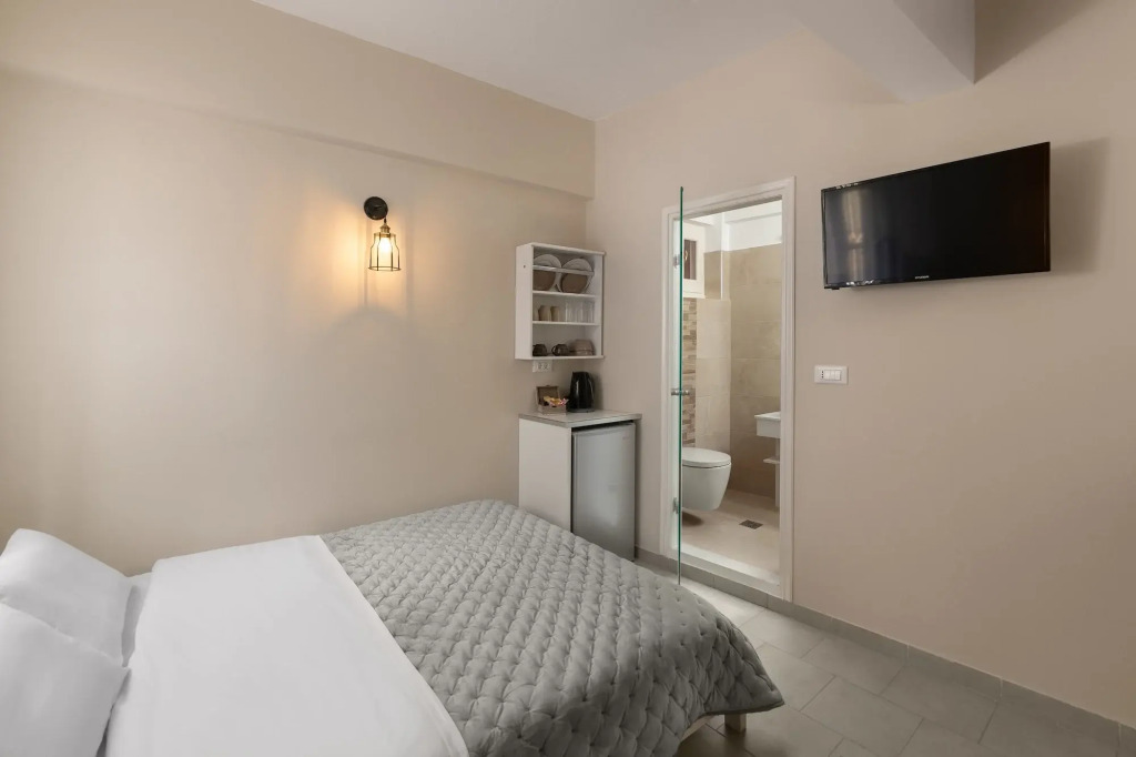 Maravelias Rooms