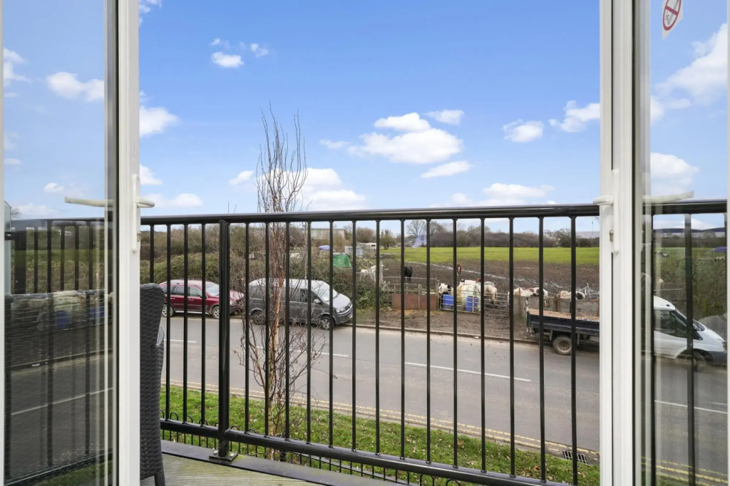 London Heathrow Living Serviced Apartments - Apt 8
