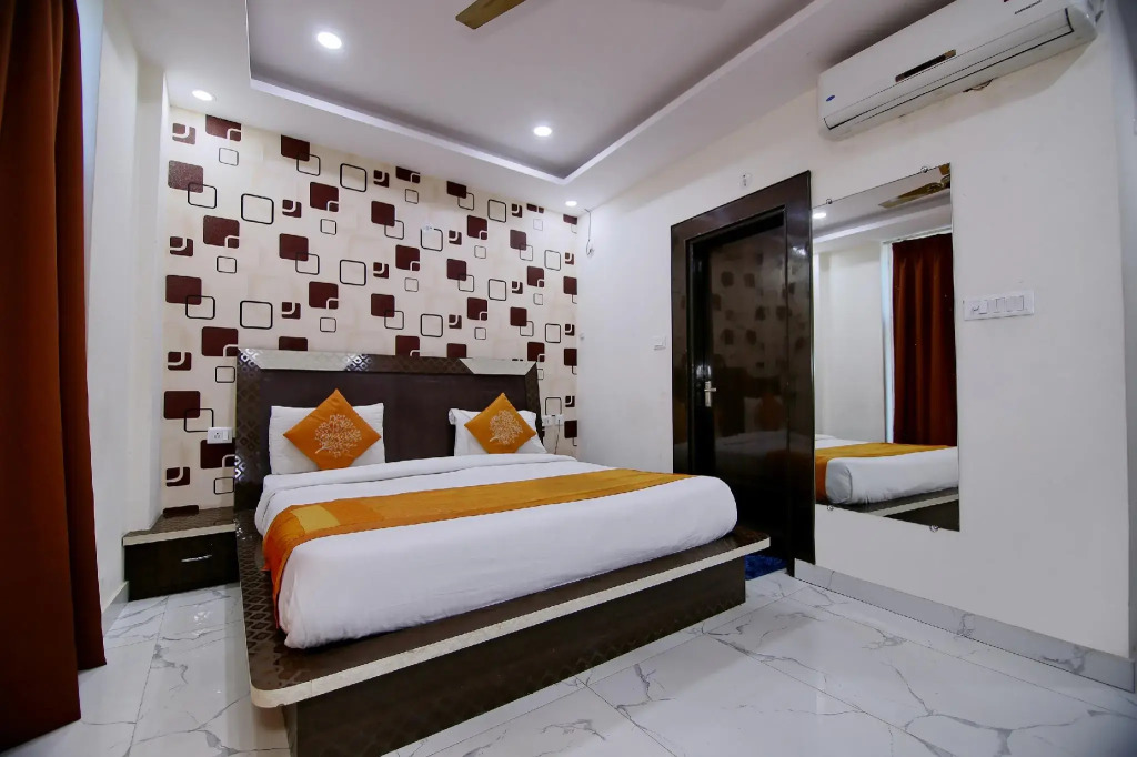 Treebo Green View, Noida