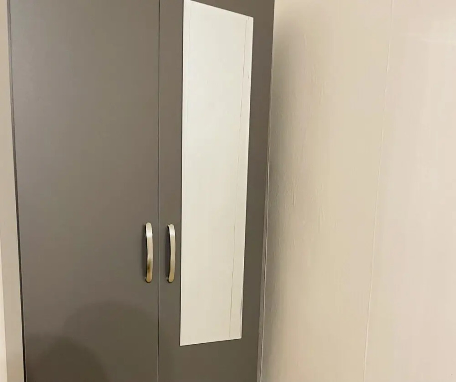 Walk to Lcy Airport/ Excel /dlr 1Br Flat