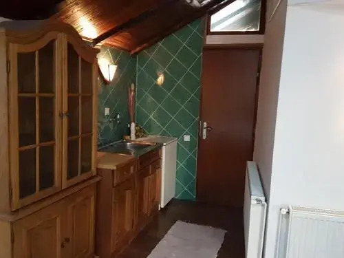 Lira Inn
