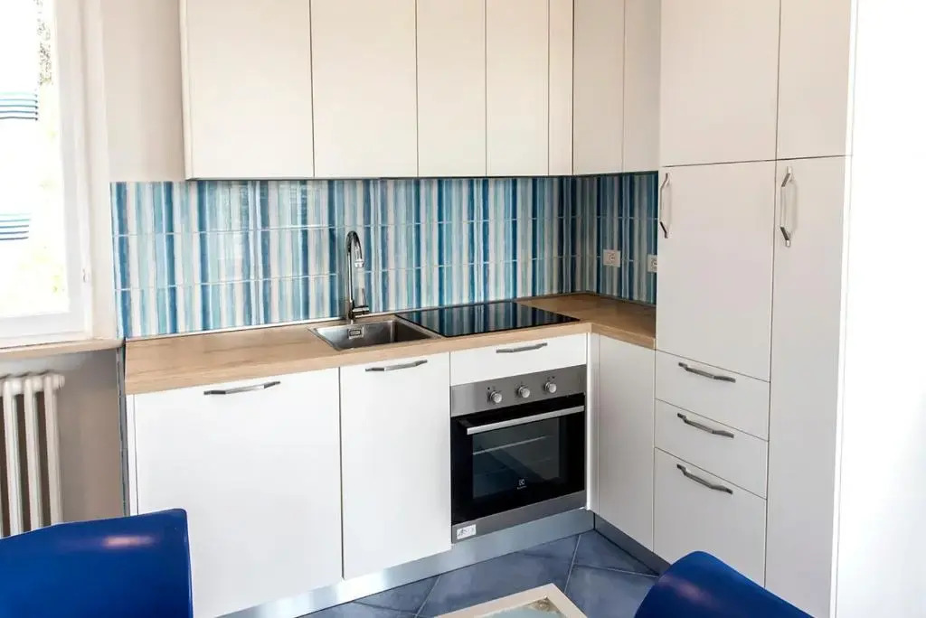 N235 - Numana, ampio appartamento con terrazzo vista mare