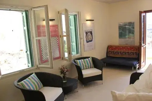 KARMI Apartments Stenies Andros