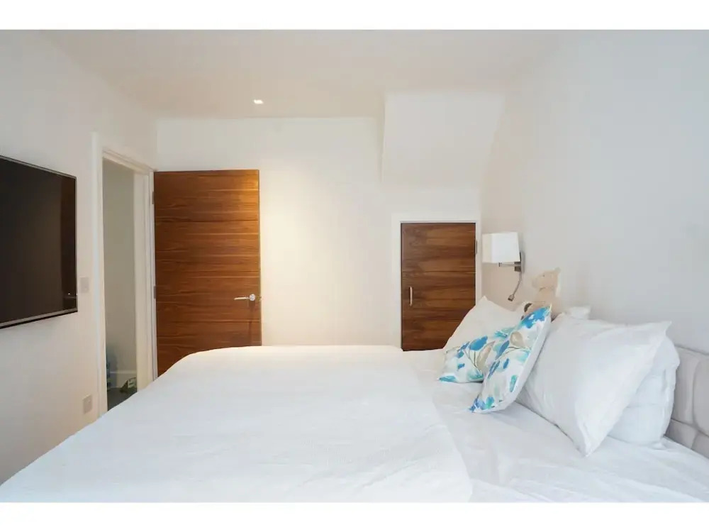 Modern, Spacious 2BR Flat in Oxford