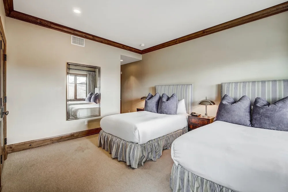 Luxury renovation! Ski-in/Ski-out 5 Br Private Townhome, Top of Bachelor Gulch - majestic view & exclusive location! by RedAwning