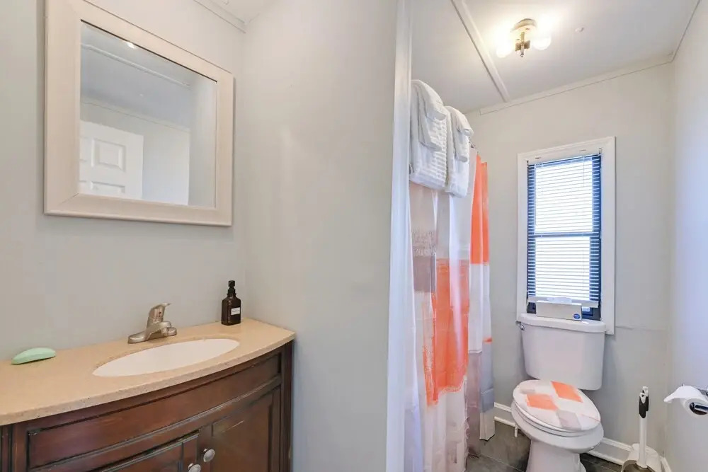 Heart of Greensboro: Pet-friendly Gem 3 Mi to Dtwn