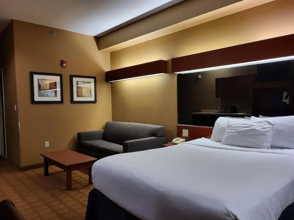 Microtel Inn & Suites by Wyndham Starkville