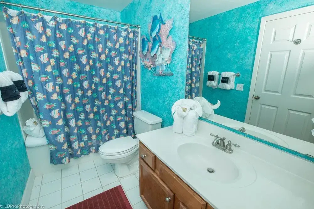 Oceania 307 3 Bedroom Condo by RedAwning