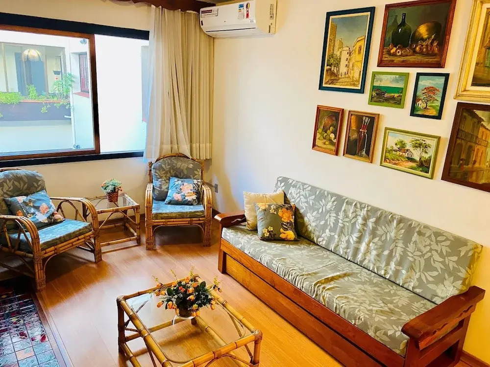 Apartamento a 3 quadras da Rua Coberta