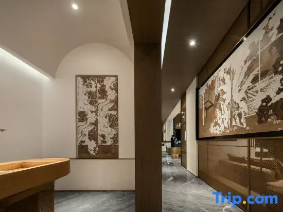 Ruitai International Hotel (Wuhan Tianhe Airport Aviation Headquarters Subway Station)