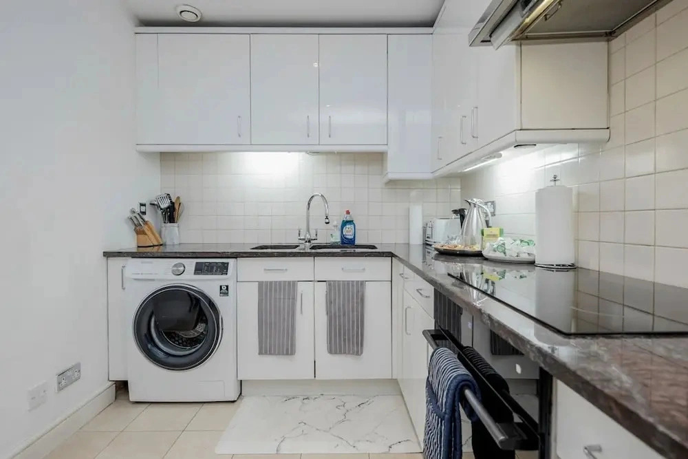 Hyde Park 2 Bed Apt