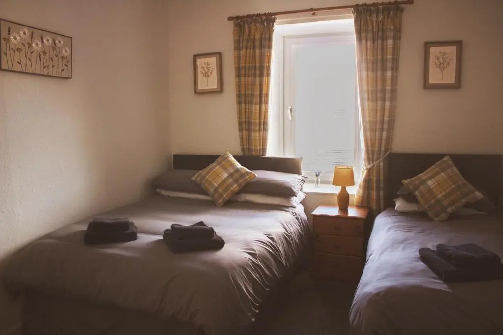THE EARN HOTEL