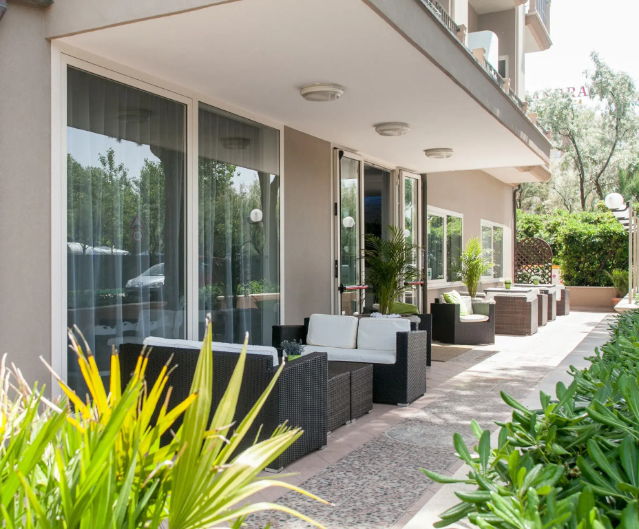 Hotel Liberty Beach - Parking & Beach