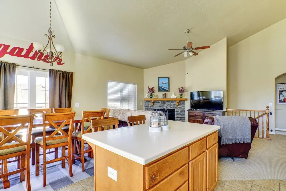 Park City Area Lodge: 9 Mi to Timber Lakes