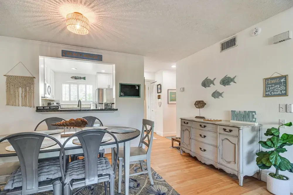 1 Block to Sunset Beach: Dog-friendly Family Home
