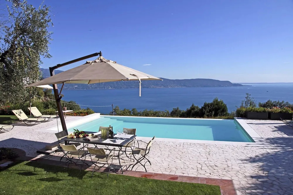 Villa Teodora in Toscolano-maderno