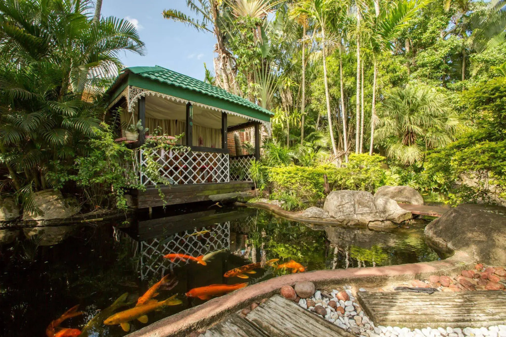 Avalone Guest House
