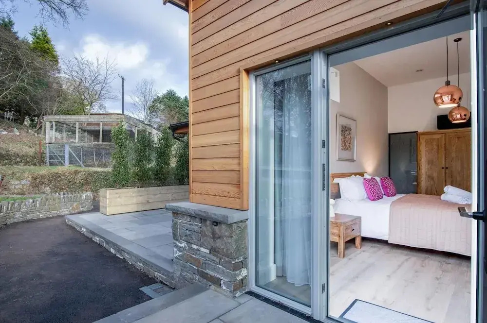 Suite 12 - Sleeping Giant Hotel - PEN Y CAE Inn