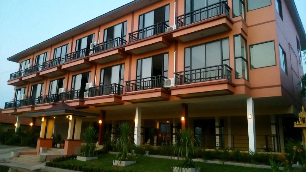 Raya Boutique Hotel