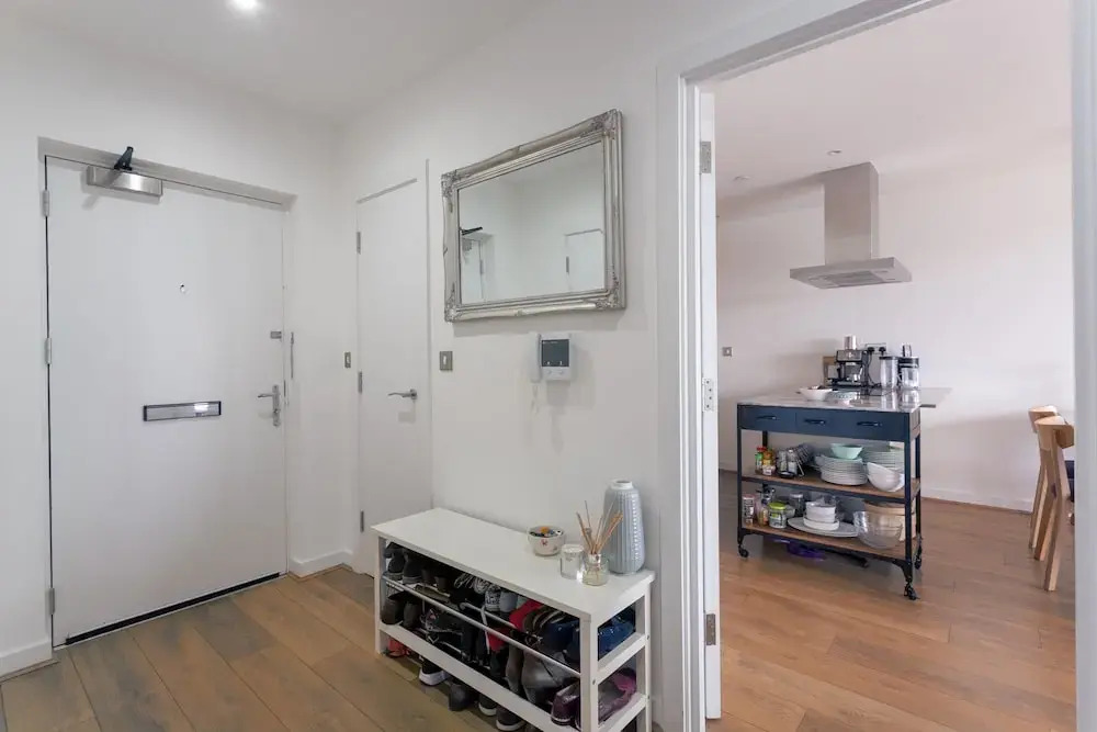 Modern 2 Bedroom Apartment With Panoramic Views