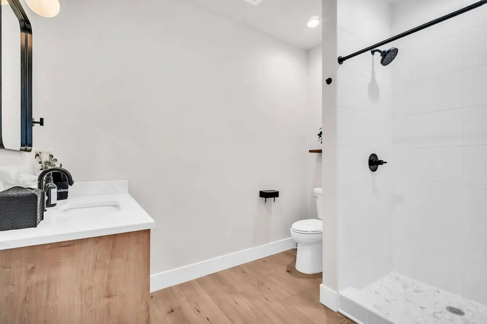 NEW 4 Bed 3 Bath Heated Salt Pool Walk2beach