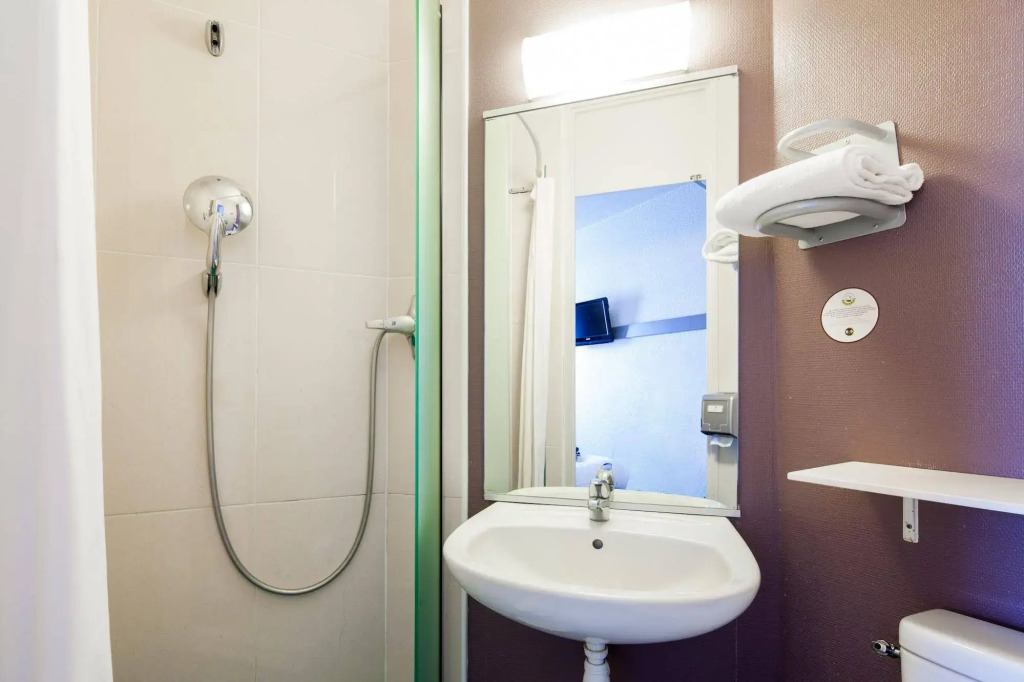B&B HOTEL Calais Centre St Pierre