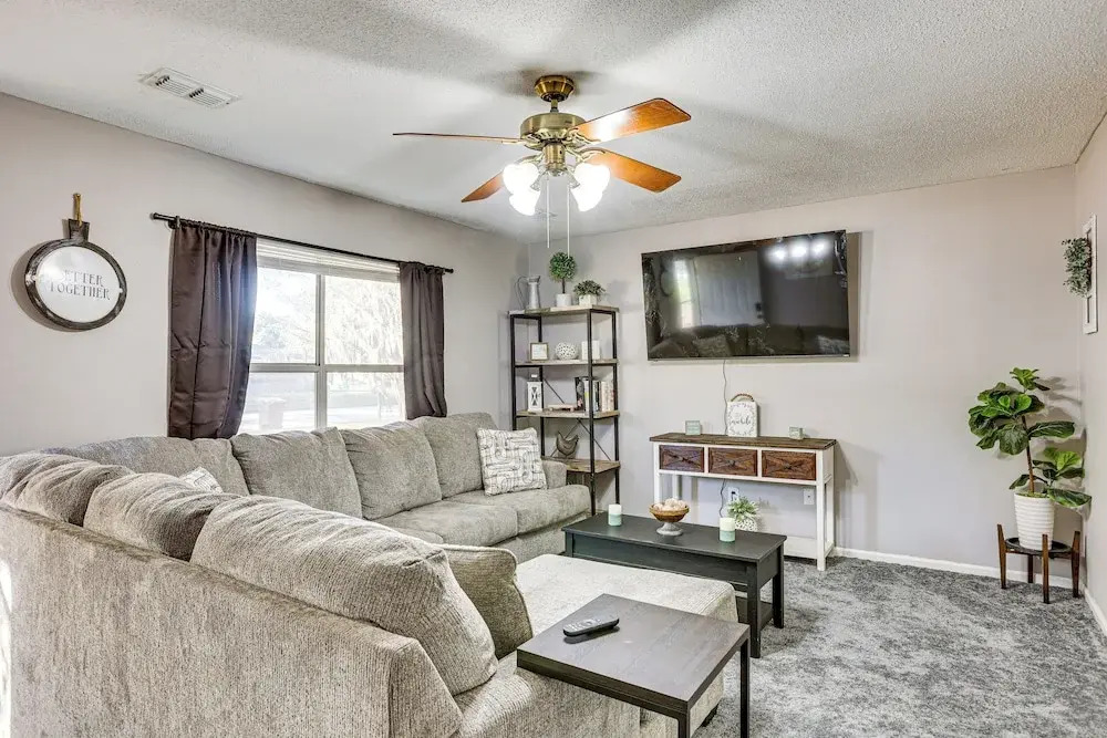 12 Mi to Dtwn Savannah: Remodeled Family Getaway!