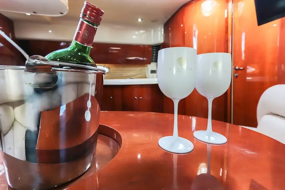 Lifestyle Yacht by Homing