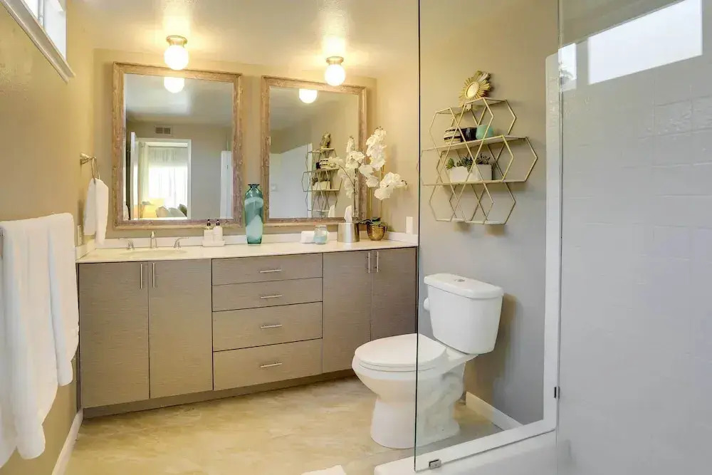2 Mi to Indian Wells: Palm Desert Home w/ Fire Pit