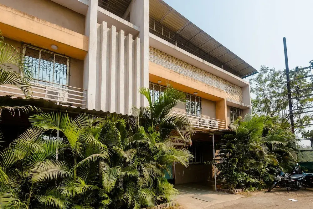 OYO 29550 Hotel Nivara