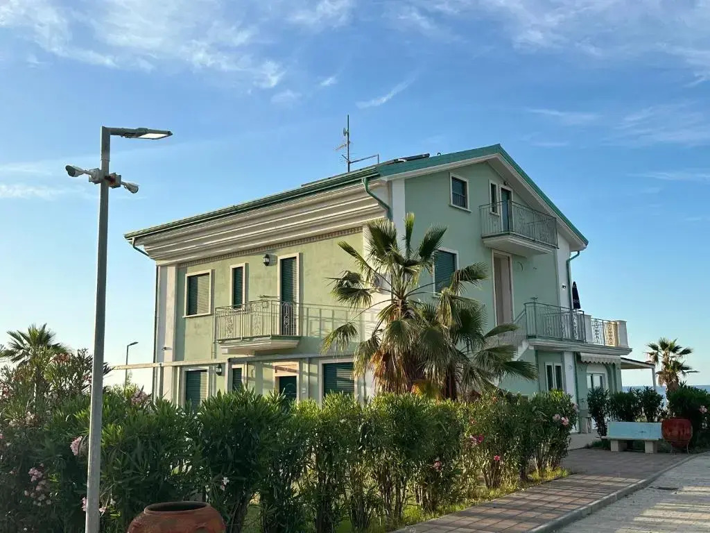 Green House Beach