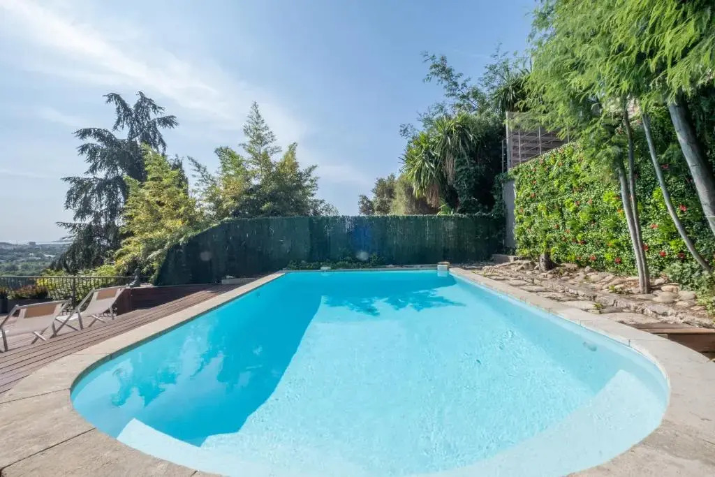 SERRENDY PENTHOUSE STYLE HOUSE Swimming pool and absolute calm!