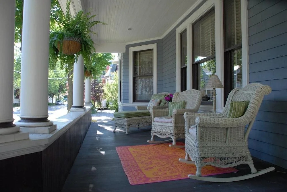 Circular Manor Bed and Breakfast