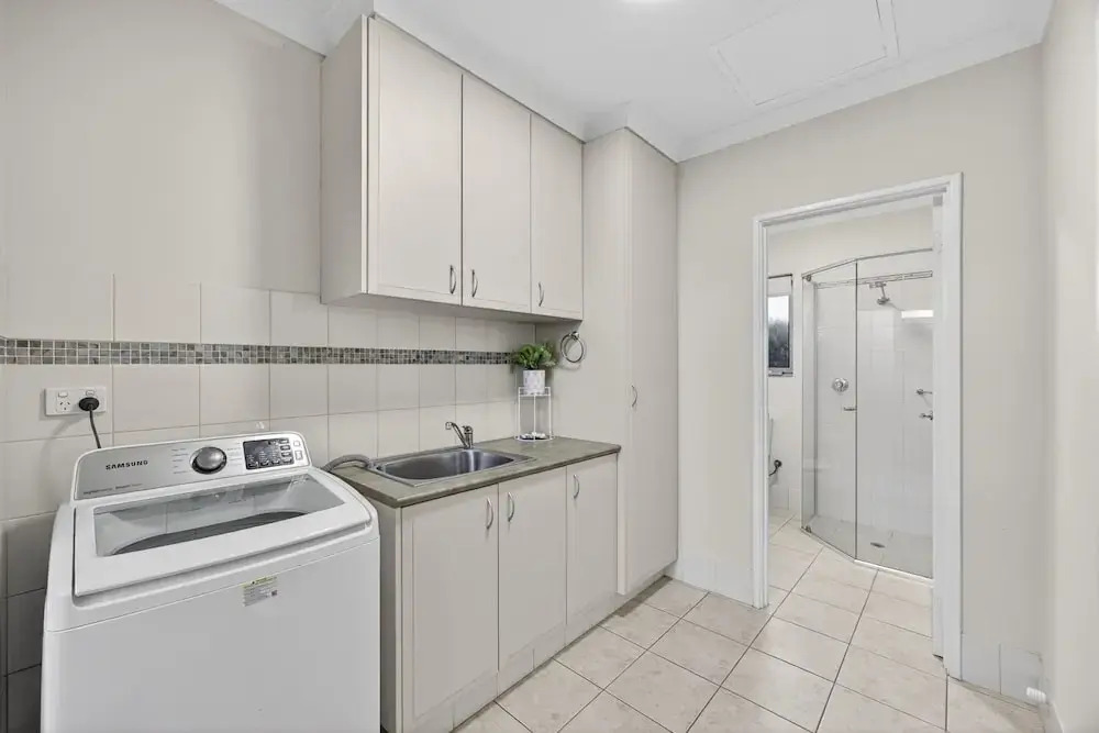 3-bedroom Escape With Outdoor Living Area