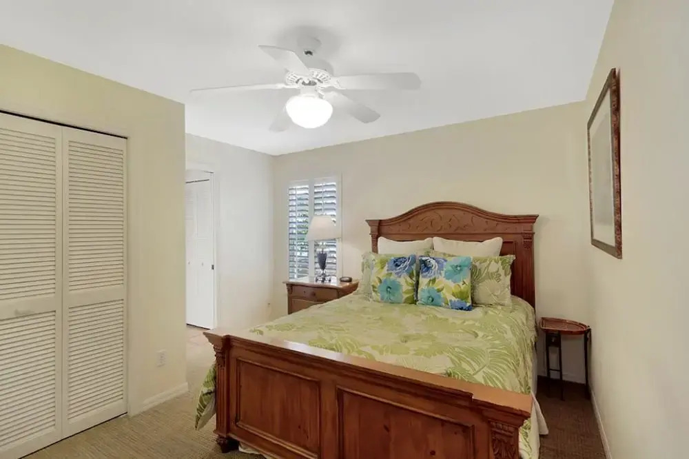 Colonial Home #12972