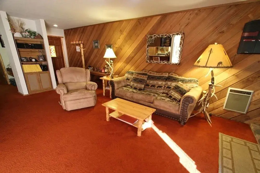 Snowcreek II #253 1 Bedroom Condo by RedAwning