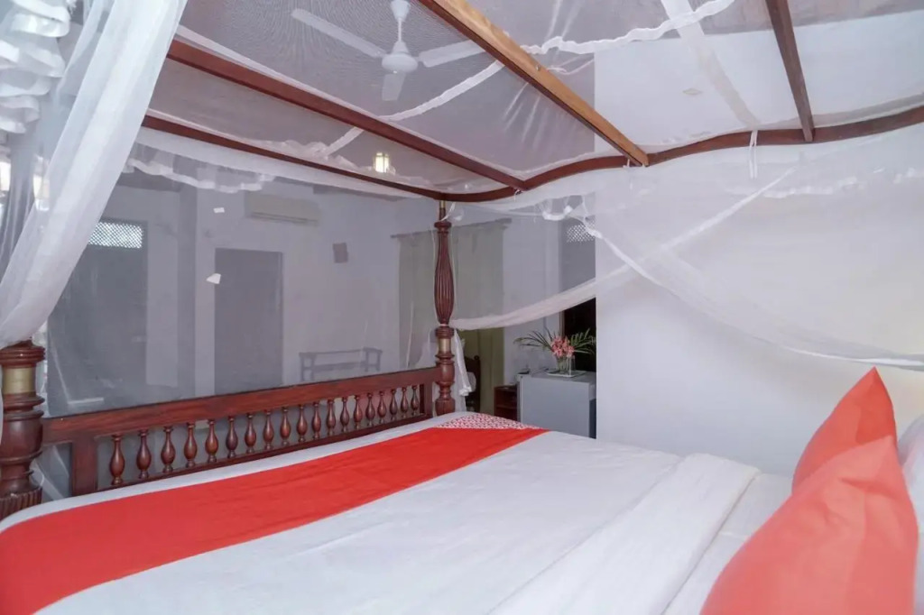 Sea View Hotel 02 By OYO Rooms
