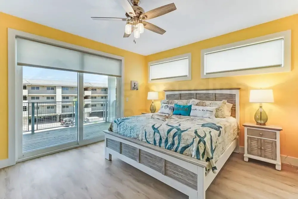 391 A&b 4 Bedroom Townhouse by RedAwning