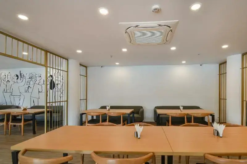 OYO Townhouse 7715 Hotel KG Estate