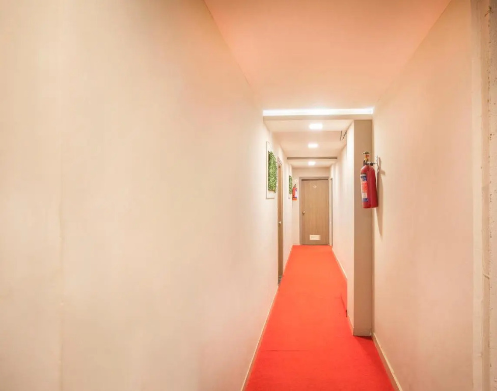 FabHotel Silver Lake