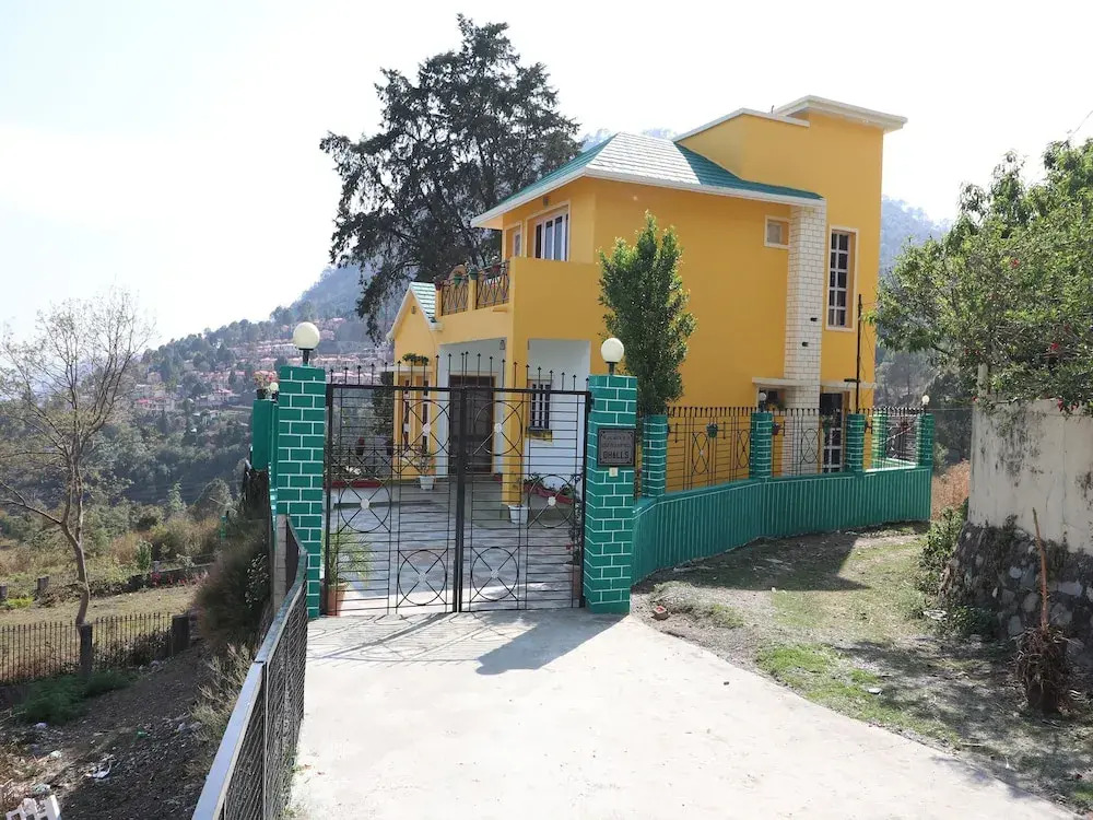OYO 14131 Home Cozy Studio Mehragaon