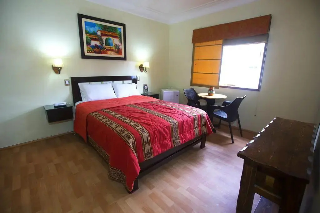 Hotel Tinkus Inn