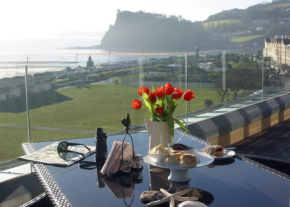 Riviera Apartments - Five Stylish Penthouse Apartments with Unrivalled Sea Views of Teignmouth, Shaldon, The Jurassic Coastline & The Teign Estuary