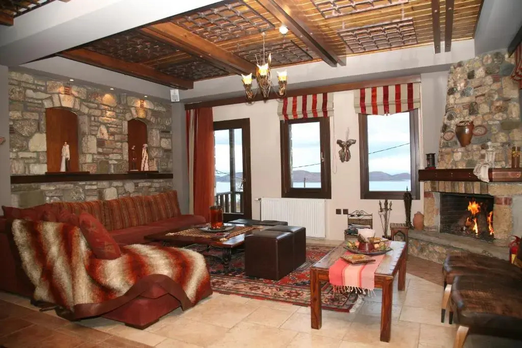Pandion Luxury Boutique Hotel & Suites with Spa