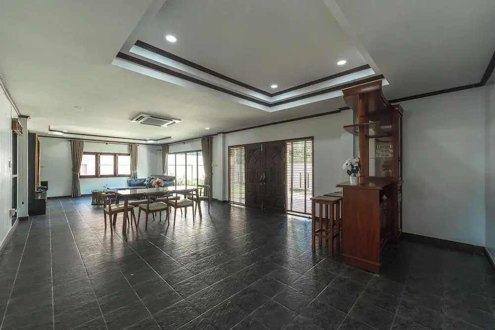 Spacious 4BR Pool Villa in Chalong V155