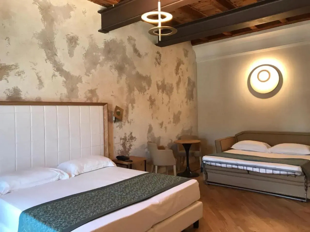 Cà Uberti Palace Hotel, MantegnaHotels