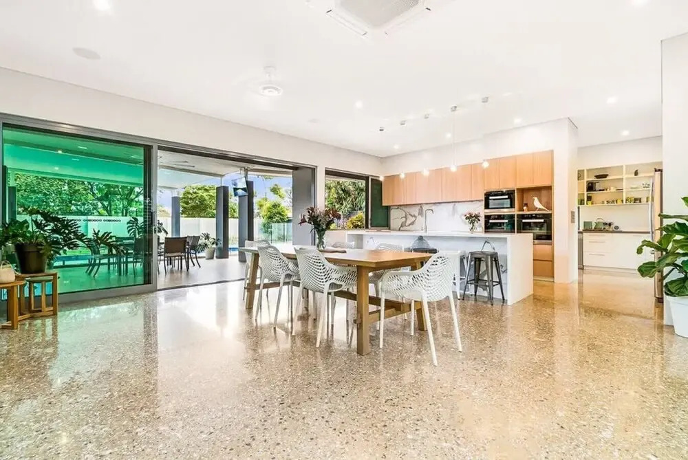 ZENLUX - 5BR Holiday Home with Pool
