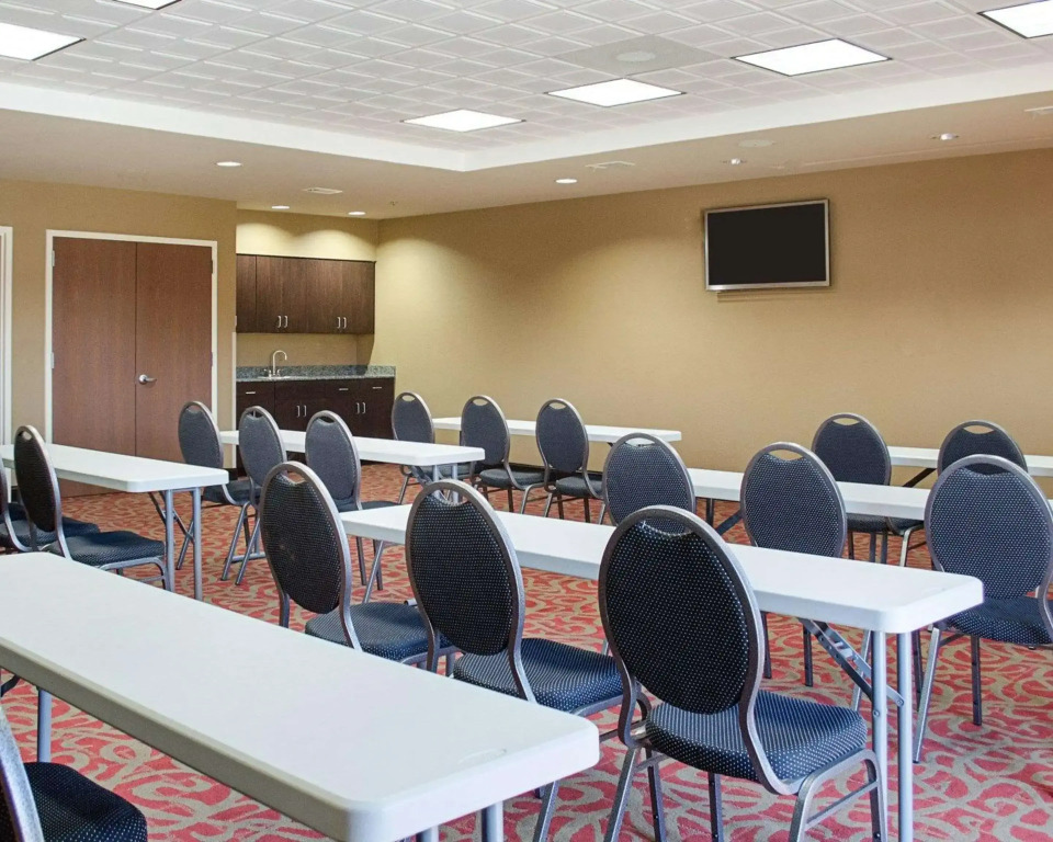 Comfort Suites