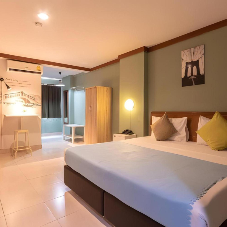 Collection O Howard Square Boutique Hotel
